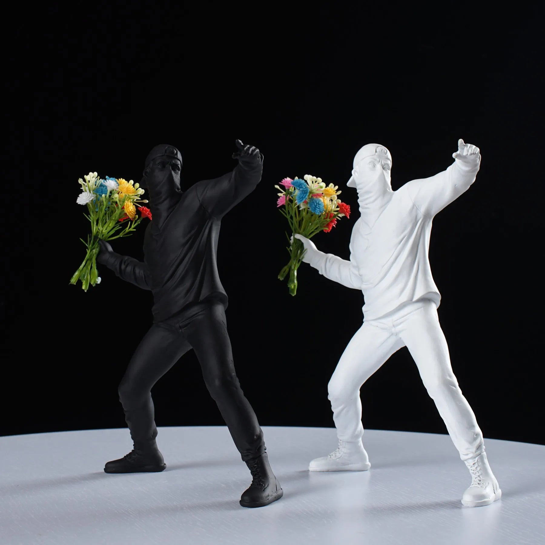 Sculpture Collection Flower Thrower Statue Pop Art Modern Balloon Girl Home Decor