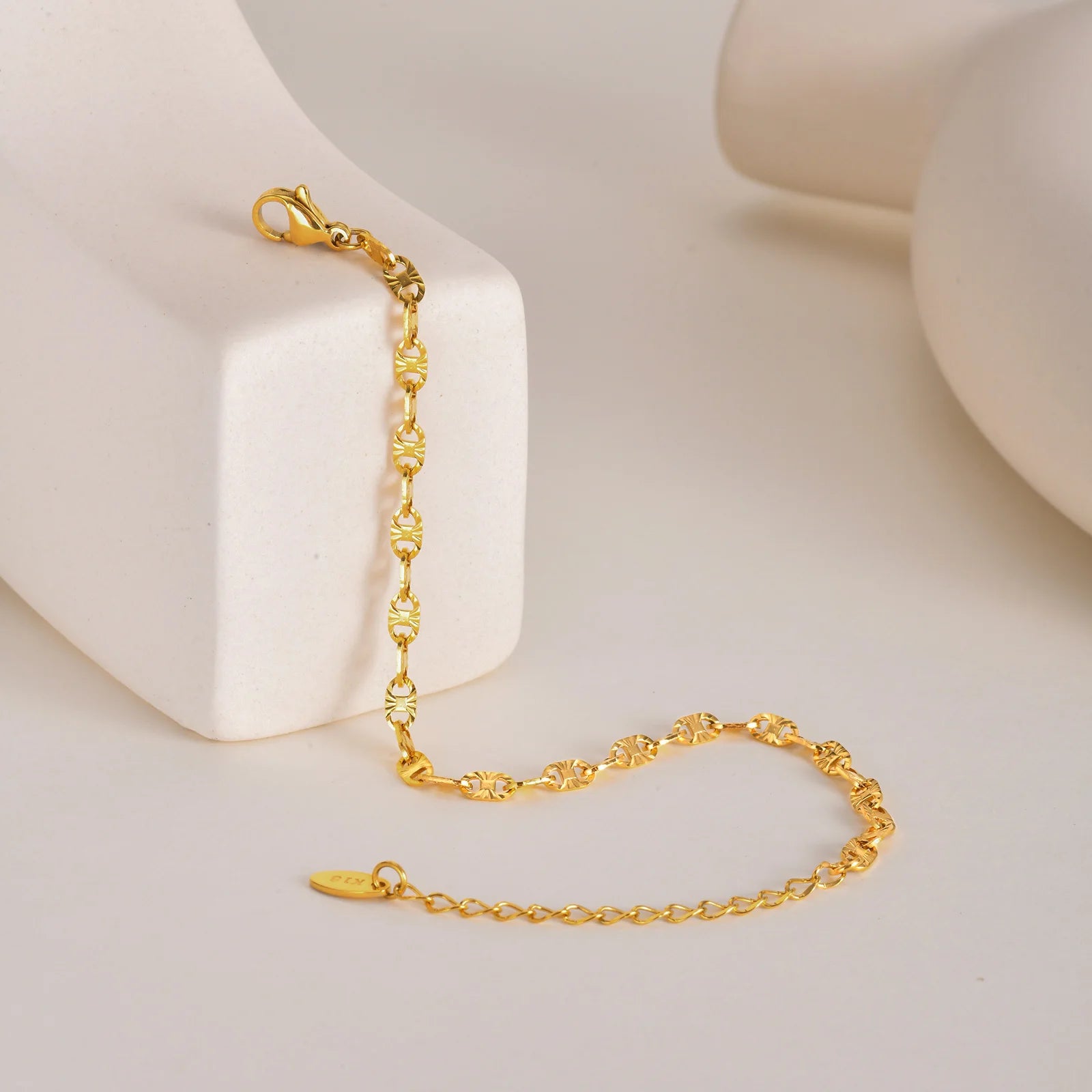 Stainless Steel Women Link Chain Bracelet, 18k Gold Plated Statement Female Jewelry