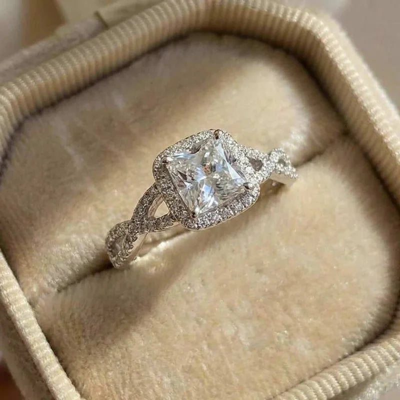 925 Sterling Silver Temperament Ring Newly Designed Engagement Party Zirconia Jewellery