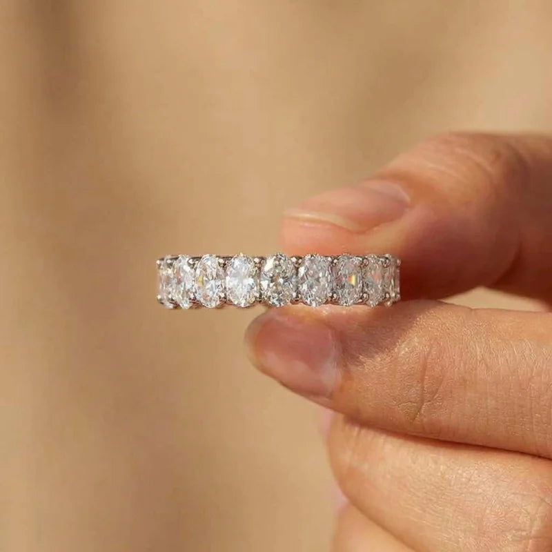 925 Sterling Silver Shiny Inlaid Oval Cubic Zirconia Ring for Women Simple Style Finger Accessories Wedding Party Trendy Jewelry