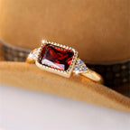 Delicate Girls Small Rectangle Red Zircon Stone Wedding Bands Antique Gold Color Stacking Rings For Women Index Finger Jewelry